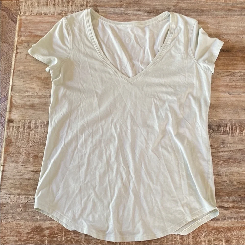 Lululemon Love Tee V EUC!! - Picture 2 of 12